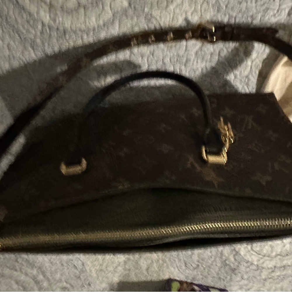 Louis Vuitton Brown/khaki Monogram Pallas Shoulder Bag
Rare find - Picture 7 of 11